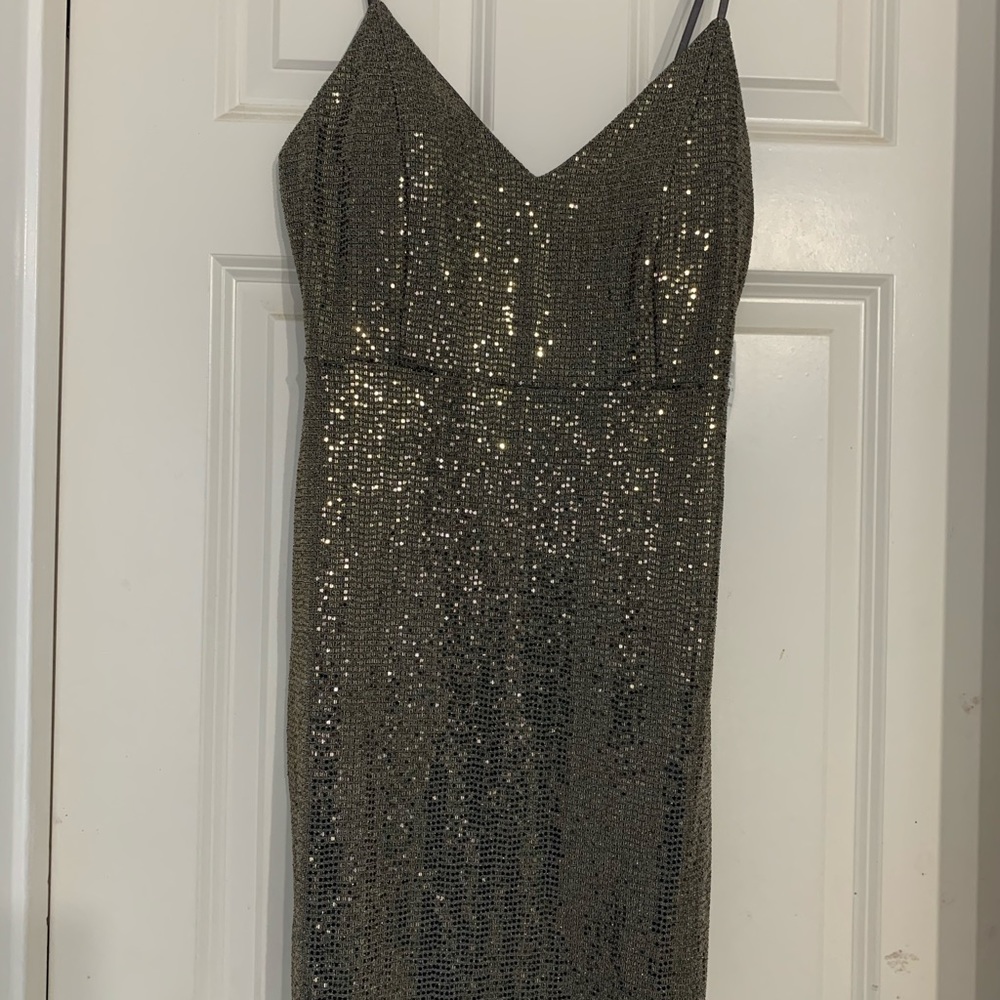 Dress - Picture 2 of 3